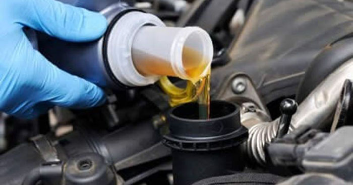 thay dầu động cơ xe ô tô