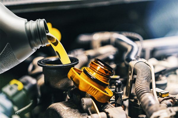 Sự cố hỏng động cơ ô tô: Không thay dầu nhớt đúng hạn
